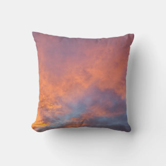Almohada de lanzamiento del cielo de la puesta de
