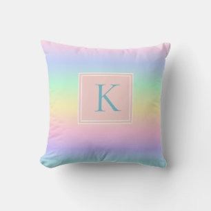 Almohada de lanzamiento inicial de Pastel Rainbow