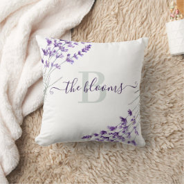 Almohada de lavanda con foto acuarela y monograma