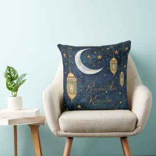 Almohada de luna y linterna de Ramadan Kareem