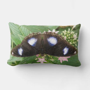 Almohada de mariposa con manchas azules