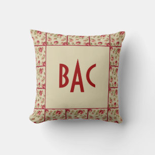 Almohada de Monograma con Borde de Rosas