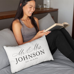 Almohada de monograma moderno Sr. y Sra.