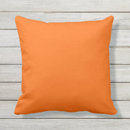 almohada de naranja al aire libre