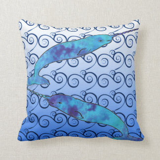 Almohada de Narwhal del teñido anudado
