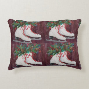ALMOHADA DE NAVIDAD DE **PATINADORA SOBRE HIELO**