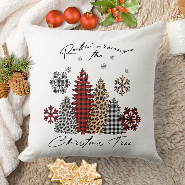 Almohada de Navidad Rockin – Diseño Retro de Árbol (Subido por el creador)