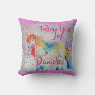 Almohada de nombre rosa acuarela Unicornio Arcoíri