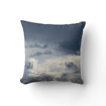 Almohada de nubes anímicas y en capas