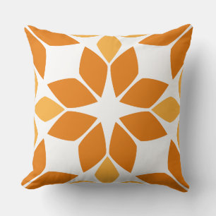 almohada de patrón floral