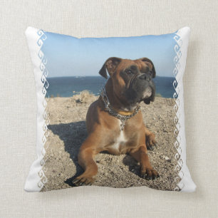 Almohada de perro boxer lindo