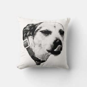 Almohada de perro con la lengua fuera: estilo mono