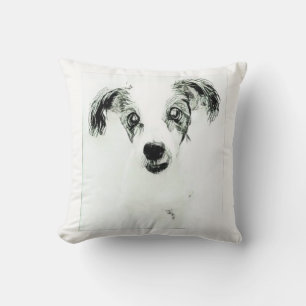Almohada de perro lindo con orejas grandes