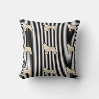 Almohada de perro Newfoundland dorado