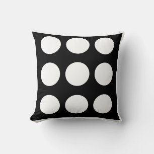 almohada de puntos de polka grande en blanco y neg