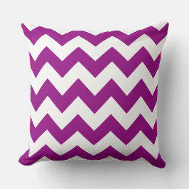 Almohada de rayas en zig-zag violetas