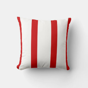 Almohada de rayas rojas y blancas
