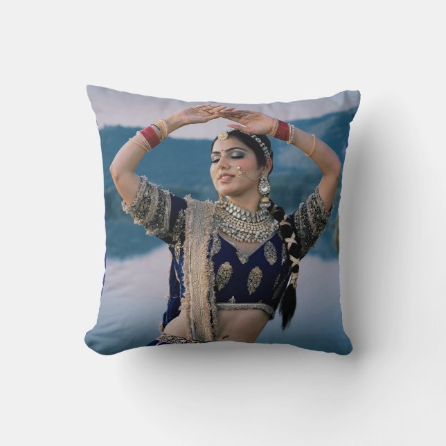 Almohada de Tirar de Patrón de Paisley Tradicional (Anverso)