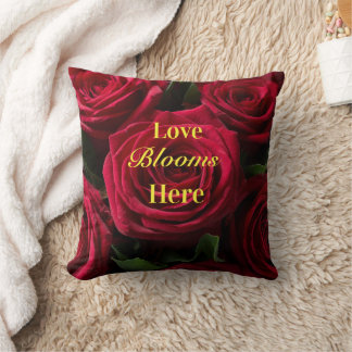 Almohada de Tirar de Rosas Rojas Burgundy Aquí Flo