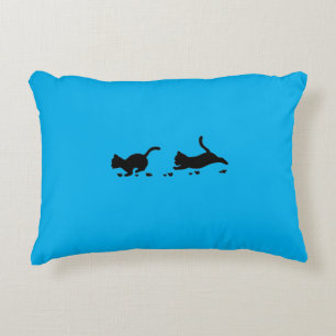 Almohada de tiro azul de los gatitos