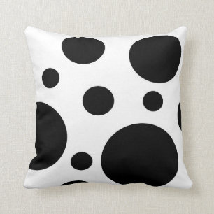 Almohada de tiro blanco y negro de los círculos