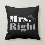 Almohada de tiro de Sr. la Right y de señora<br><div class="desc">Almohada de tiro de Sr. la Right y de señora Always la Right. Amortiguador de encargo de la almohada del color para él y ella. La idea divertida del regalo de boda para la novia y el novio/se casa nuevamente. Personalizable elegante de la tipografía para su y el suyo almohada....</div>
