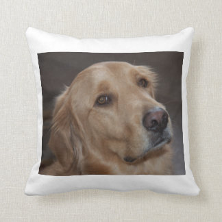 Almohada de tiro del golden retriever
