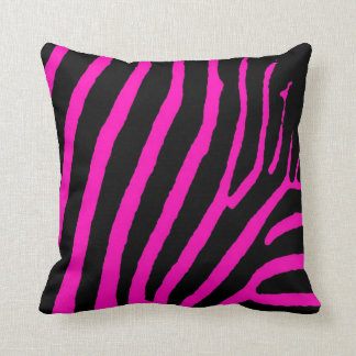 Almohada de tiro razberry negra rosada de la raya