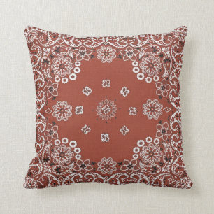 almohada de tiro roja del pañuelo de Paisley