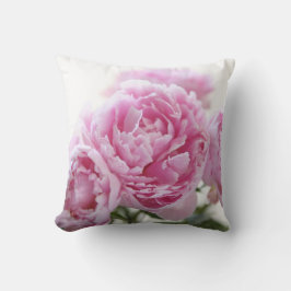 almohada de tiro rosada de los peonies