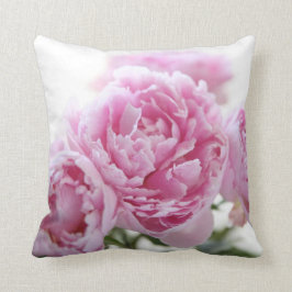 almohada de tiro rosada de los peonies