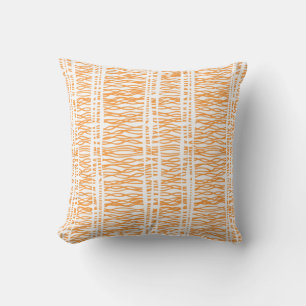Almohada de tiro tribal del naranja y del blanco