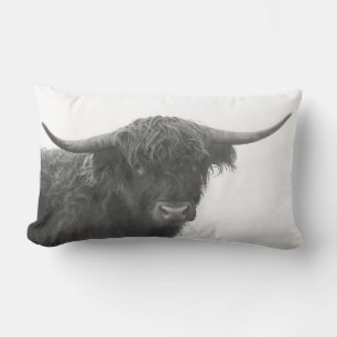 Almohada de vaca de las Highlands negro y blanco