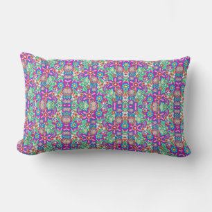 Almohada decorativa colorida con un vibrante