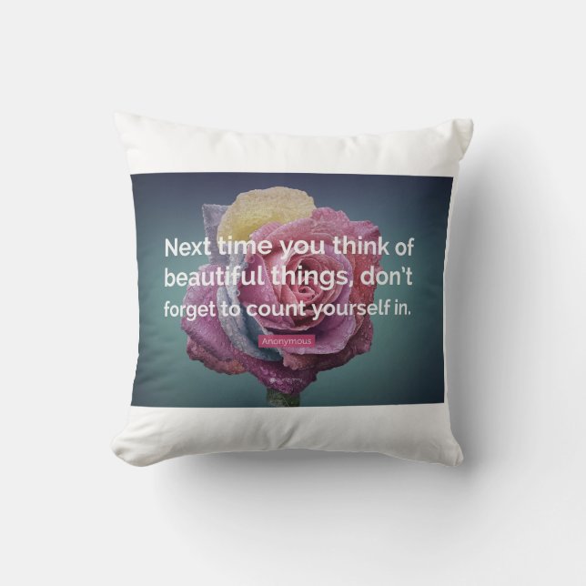 Almohada decorativa con cita 'Cosas Hermosas' (Anverso)