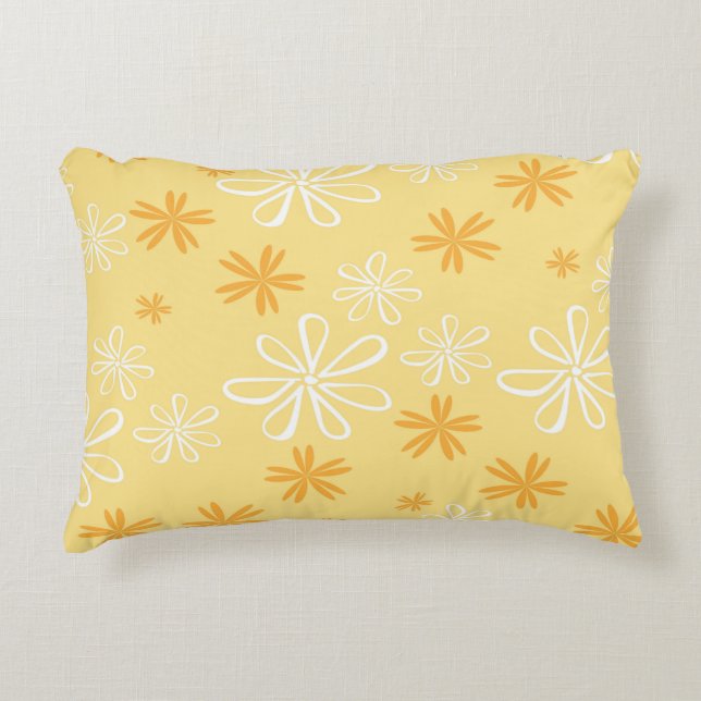 almohada decorativa con estampado floral blanco y  (Anverso)