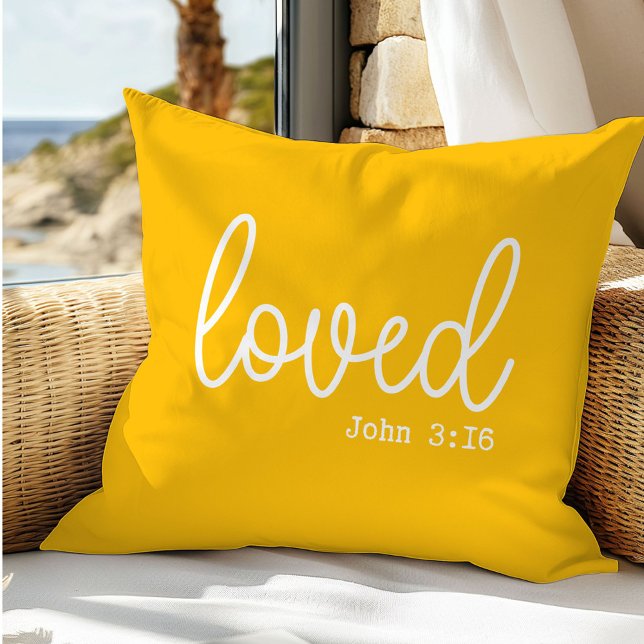 Almohada Decorativa con Frase de Amor en Amarillo  (Subido por el creador)
