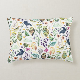 Almohada decorativa con patrón botánico inspirado 