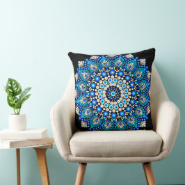 Almohada decorativa con patrón de mandala azul 