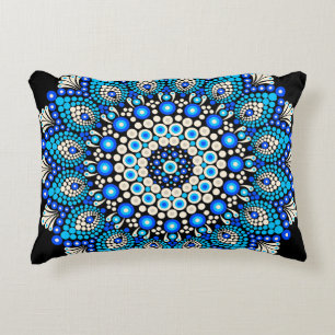 Almohada decorativa con patrón de mandala azul