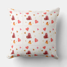 Almohada decorativa de corazones con acuarela colo