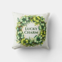 Almohada decorativa de corona de trébol de amuleto