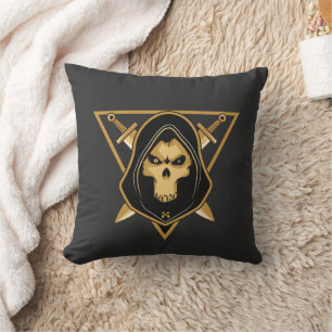 Almohada decorativa de cráneo con capucha oscura