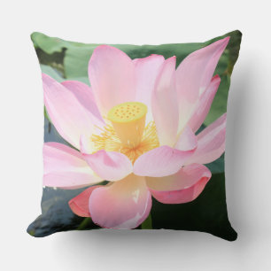 Almohada decorativa de flor de loto rosa