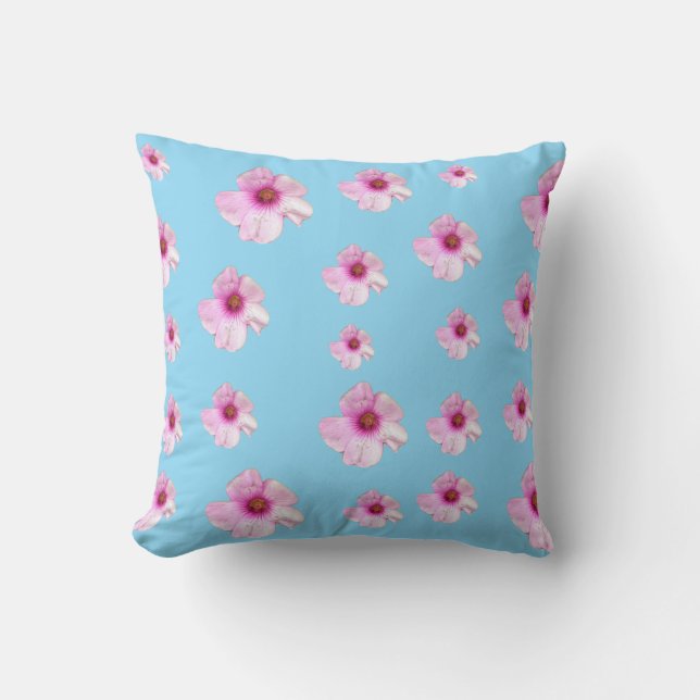 Almohada decorativa de flores rosadas sobre fondo  (Anverso)