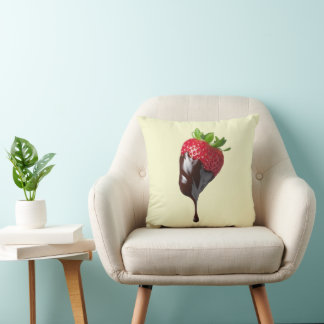 Almohada decorativa de fresa linda