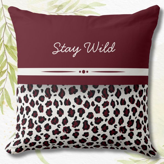 Almohada decorativa de Leopardo Blanco y Borgoña (Burgundy & White Leopard Print Decorative Pillow)