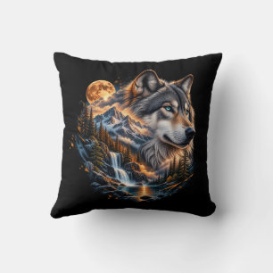 Almohada decorativa de lobo majestuoso bajo la lun