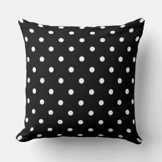 Almohada decorativa de lunares en blanco y negro |