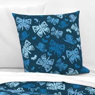 Almohada decorativa de mariposa azul caprichosa